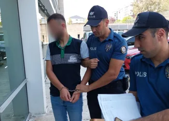 Tartıştığı arkadaşını bıçakladı