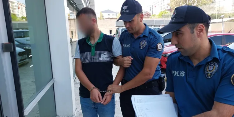 Tartıştığı arkadaşını bıçakladı