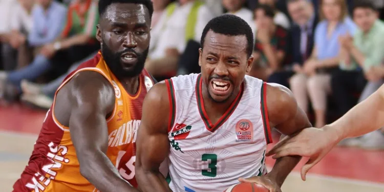 Errick McCollum, 1 yıl daha Karşıyaka’da