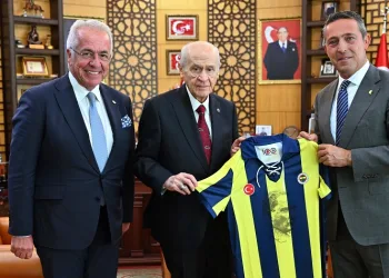 Fenerbahçe’den siyasi parti ziyaretleriyle ilgili iddialara yanıt