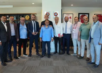 TFF 3. Lig kulüp başkanları, TFF Başkanı Hacıosmanoğlu’nu ziyaret etti