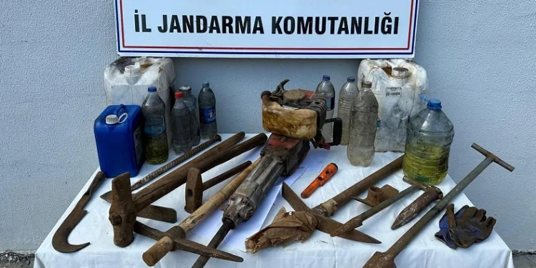 Mersin’de kaçak kazı yapan şahıs yakalandı