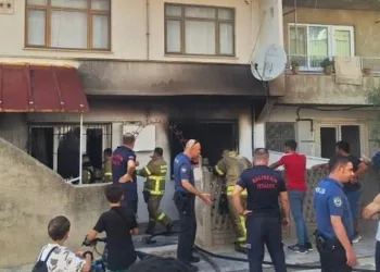 Bandırma’da yanan ev kullanılmaz hale geldi