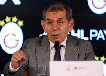 Galatasaray Başkanı Dursun Özbek: “Transfer sürecinde kaptanlık anlamında da değişiklik yapılabiliyor”