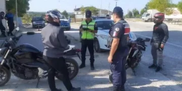 Jandarma ekiplerinden motosiklet denetimi