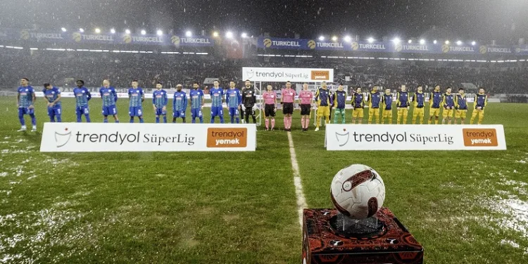 Çaykur Rizespor ile Fenerbahçe 45. randevuda