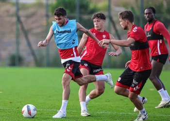 Samsunspor’da yaprak dökümü sürüyor