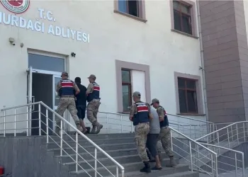 Gaziantep’te kaçak göçmen organizatörü 2 şahıs tutuklandı