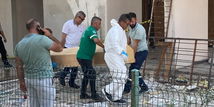 Asansör boşluğuna düşen işçi hayatını kaybetti