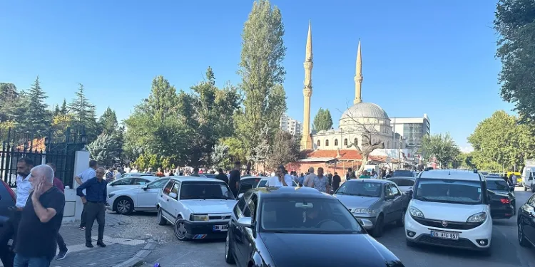 Silahlı hal kavgasında ölen 2 kardeş toprağa verildi