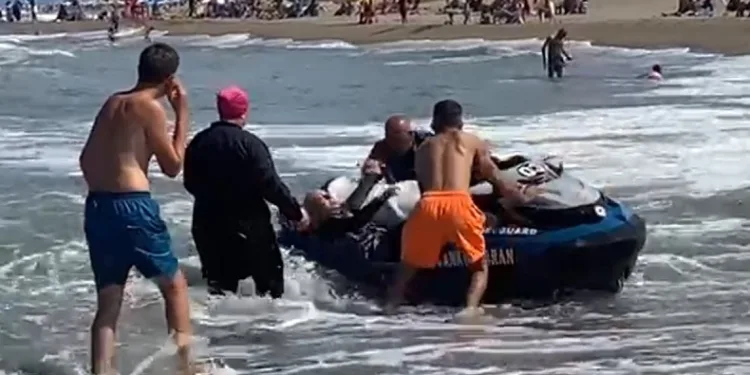 Yasağa rağmen denize giren aynı aileden 4 kişi ölümün kıyısından alındı