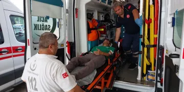 Tıraş olmak isterken elektrik akımına kapıldı