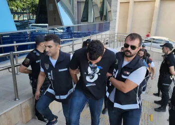 Lüks aracın kundaklandığı olayda 6 şüpheliden 4’ü tutuklandı