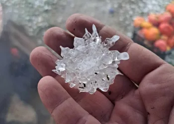 Bilecik’te ceviz büyüklüğünde dolu yağdı