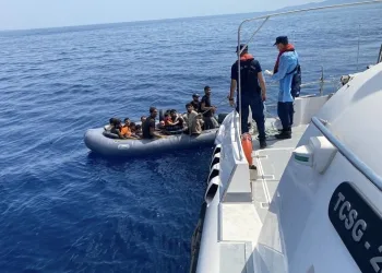 Ayvacık açıklarında 18 kaçak göçmen yakalandı