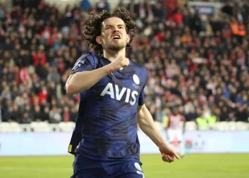 Ferdi Kadıoğlu resmen Brighton’da
