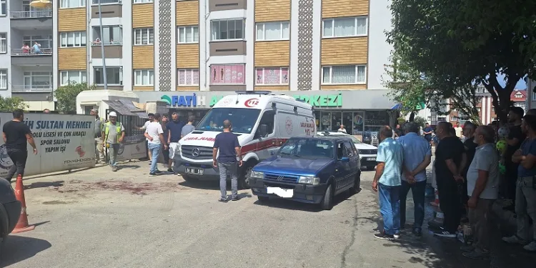 Trabzon’da sokak ortasında silahlı kavga