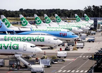 Hollanda’daki Eindhoven Havalimanı’nda hava trafiği durduruldu