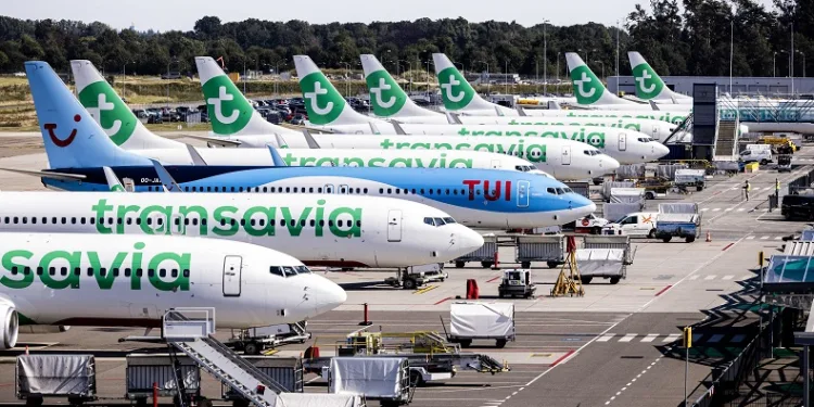 Hollanda’daki Eindhoven Havalimanı’nda hava trafiği durduruldu