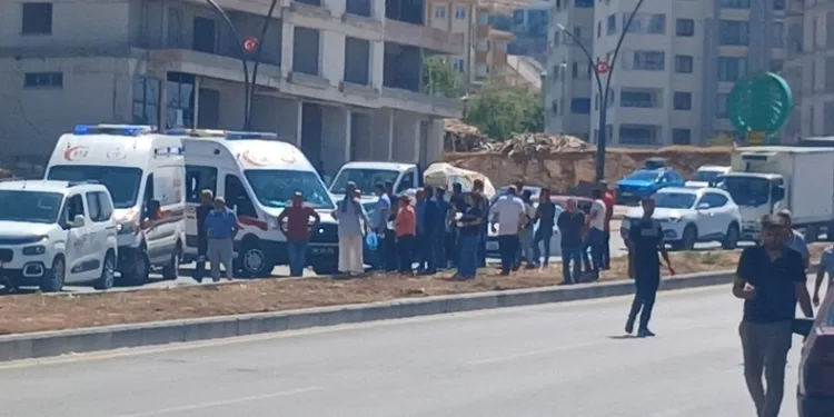 Otomobilin çarptığı adam hayatını kaybetti