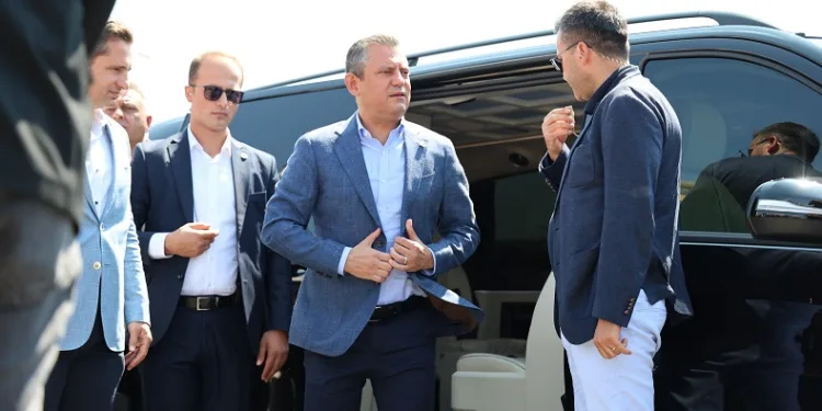 CHP Lideri Özel’den tutuklanan Dilruba’ya ziyaret