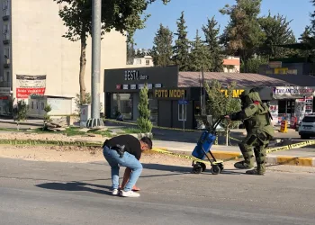 Valilik karşısında şüpheli paket paniği
