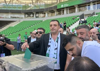Sakaryaspor Kulüp Başkanı Gökhan İn, görevinden istifa ettiğini duyurdu