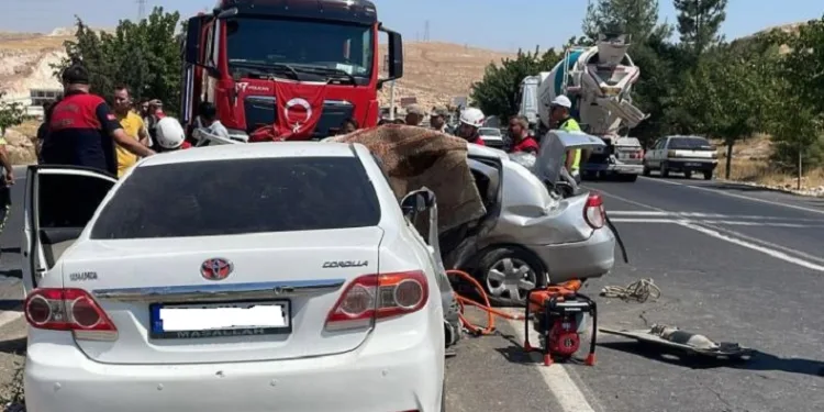Trafik kazasında 1 haytını kaybetti, 7 yaralı var