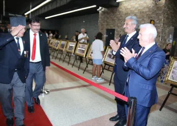 Bursa Büyükşehir’den ‘Hepimizin Zaferi’ fotoğraf sergisi