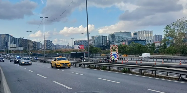 Ölümlü metrobüs kazası sonrası İBB’den ışıklı işaret levhalı önlem