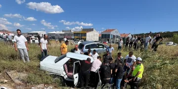 Otomobiller çarpıştı: 4 yaralı