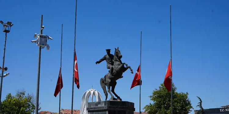 İç Anadolu’da bayraklar yarıya indirildi