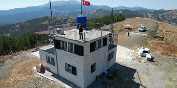 Duman avcıları 29 kuleden Denizli’nin ciğerlerini koruyor