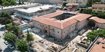 Gök Medrese yeniden ayağa kalkıyor