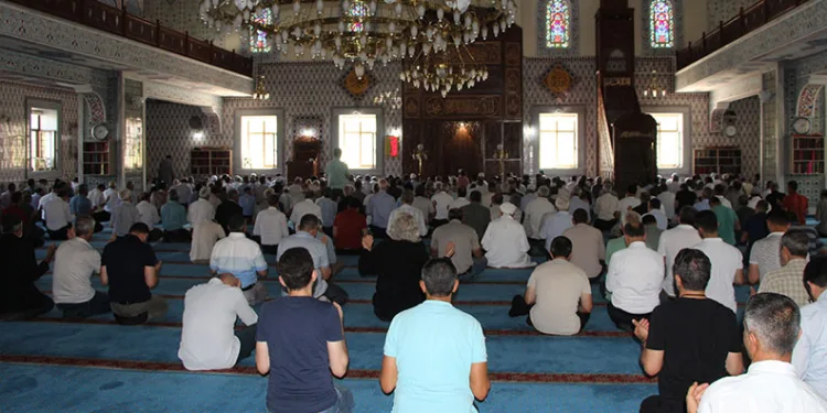 Bingöl’de İsmail Haniye için gıyabi cenaze namazı kılındı