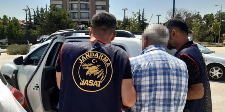 4 ayrı çocuğa cinsel istismardan aranan şahıs yakalandı