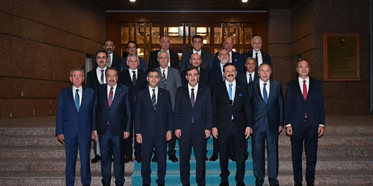 Cevdet Yılmaz ve TOBB Yönetim Kurulu Üyeleri bir araya geldi