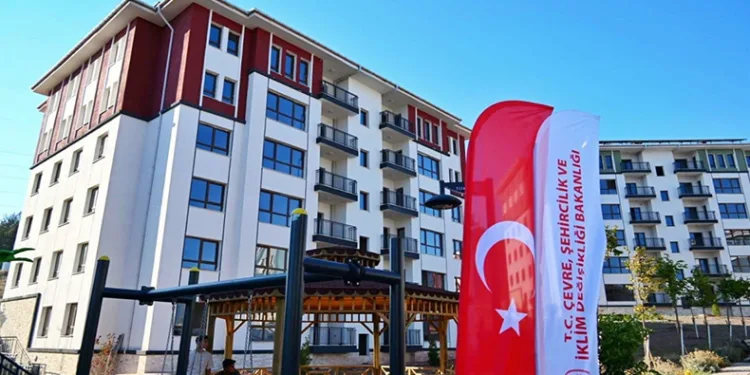 Osmaniye’de 90 deprem konutun anahtar teslimi yapıldı