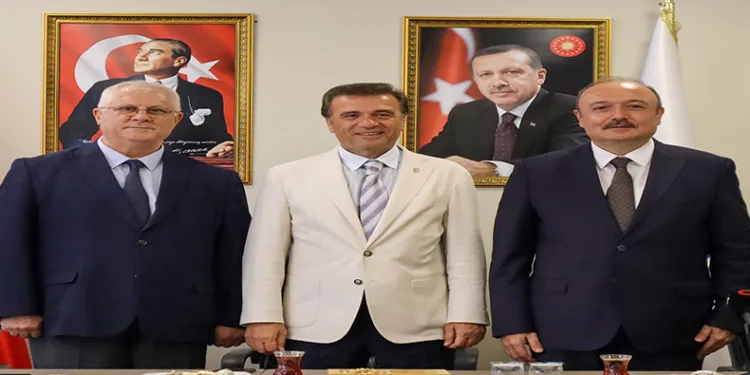 İstanbul Esenyurt Üniversitesi’nde devir teslim töreni yapıldı