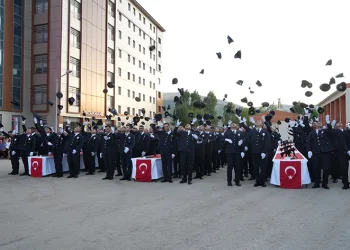 Bayburt’ta 171 polis adayı mezun oldu