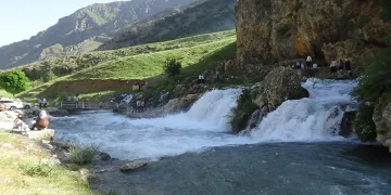 Doğa harikası su kaynağı ziyaretçilerini ağırlıyor