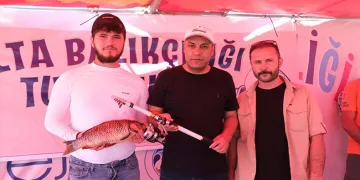 Sorgun’da en büyük balığı yakalamak için kıyasıya yarıştılar