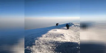 Dağcıların Ağrı Dağı’na zorlu zirve tırmanışı