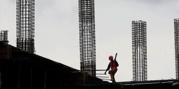 Ruhsat verilen binaların yüzölçümü azaldı