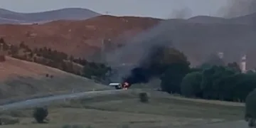 Akaryakıt tankerinin devrildiği yol 14 saat sonra trafiğe açıldı