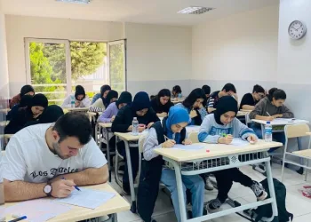 Ümraniye Belediyesi ile 280 öğrenci üniversiteli oldu