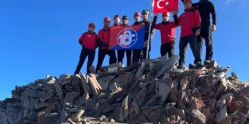 JAK Timlerinden Erciyes’e zirve tırmanışı