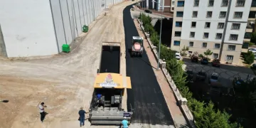 Kahramanmaraş’ta asfalt seferberliği sürüyor