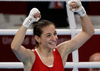 Buse Naz Çakıroğlu çeyrek finalde