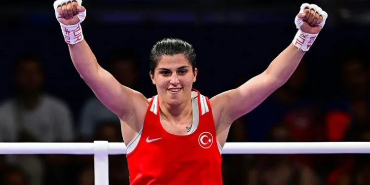 Busenaz Sürmeneli çeyrek finalde